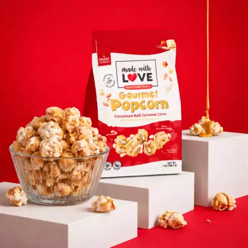 Made With Love - Popcorn, Cinnamon Roll Caramel Corn, with almonds and white chocolate 7oz, zip E.