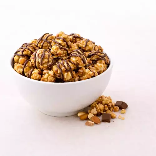 Made With Love-Pack x4 Popcorn, Caramel Nut Crunch x2 and Cinnamon Roll x2, 7oz, zip and seal bags E