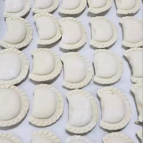 Yummy Puffies | Puff Pastry Stuffed with ham and cheese | E.
