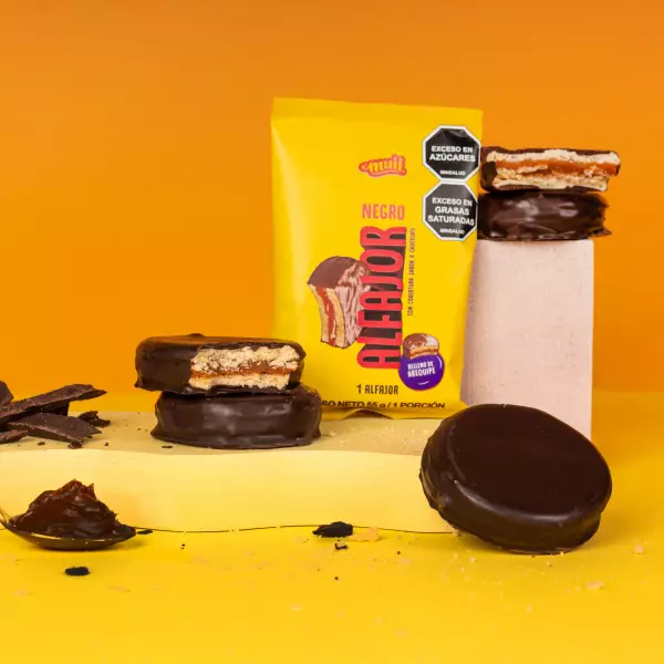 Muii | Alfajor Filled with Dulce de Leche covered in Milk Chocolate | 1.94 oz