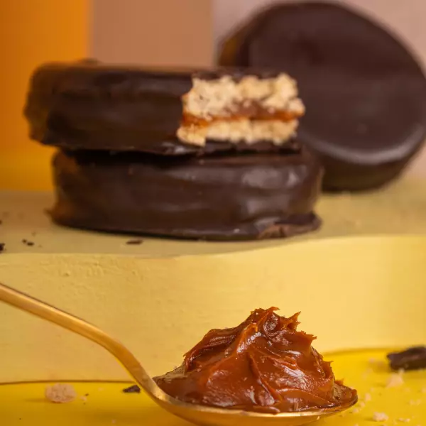 Muii | Alfajor Filled with Dulce de Leche covered in Milk Chocolate | 1.94 oz