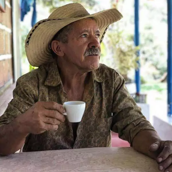 Roasted Coffee. Net Wt. 16 Oz. 100% arabica Colombian Coffee. Caturra variety. Ground or whole bean