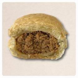 Yummy Puffies | Puff Pastry Stuffed with beef, vegetables and sauce | E ...