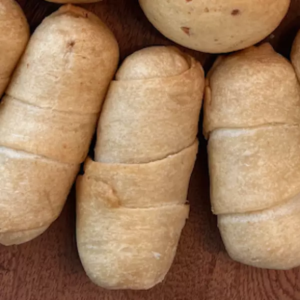 MINI TEQUEÑOS PUFF PASTRY STUFFED WITH CHEESE. PRE-COOK  E