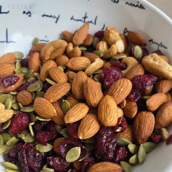 Trail Mix -Blueberry. Almonds. Cashews. Pumpkin seeds and Sea Salt-17.63 oz