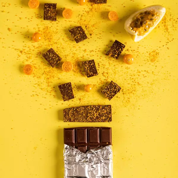 Dark Chocolate Bar 2.5 Oz In Love 60 %m Goldenberry  And Passionfruit